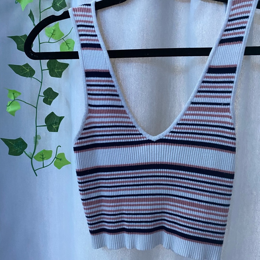 super cute kendall and kylie crop tank top